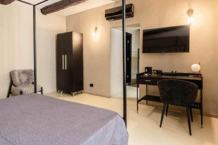 Dormire a Via Benedetto Croce 45: Nel Cuore di Napoli Sogna "The Neapolitan BB Palazzo Carafa della Spina"