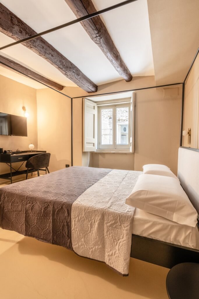 Storia del Palazzo Carafa della Spina | Dimora Storica Napoli | The Neapolitan BB