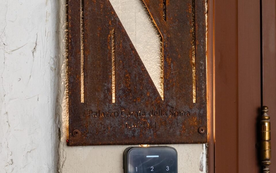 The Neapolitan BB: La Posizione Perfetta per Scoprire Napoli a Piedi a Spaccanapoli