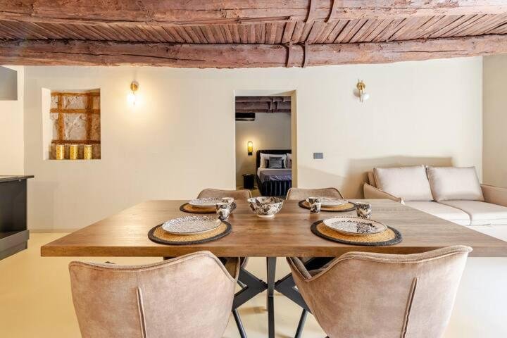 Offerte nel Centro Storico: Il Tuo Appartamento di Design su Via Benedetto Croce