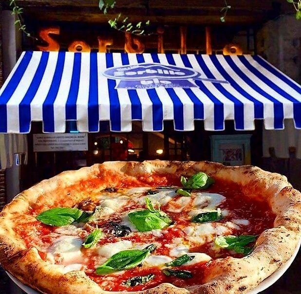 Dormire vicino alla Pizzeria Sorbillo a Napoli | B&B Centro Storico | The Neapolitan Palazzo Carafa della Spina