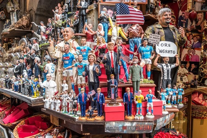 Natale a Napoli: Dormire nel Cuore della Magia dei Mercatini e di San Gregorio Armeno