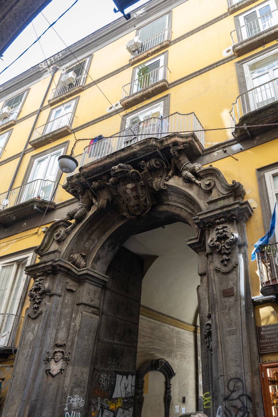 Facciata Palazzo Carafa della Spina