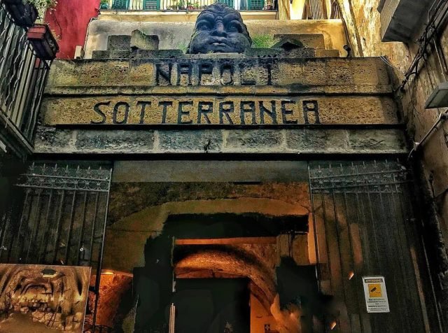 The Neapolitan B&B vicino a Napoli Sotterranea | Scopri il Ventre della Città dal Centro Storico