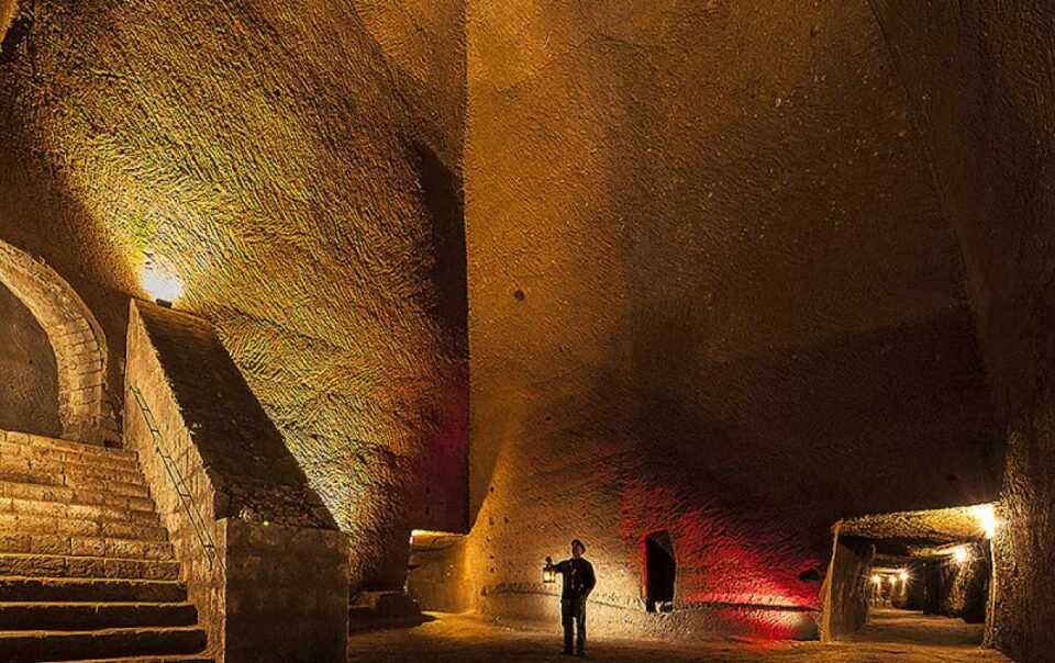 The Neapolitan B&B near Naples Underground | Discover the City's Belly from the Historic Center